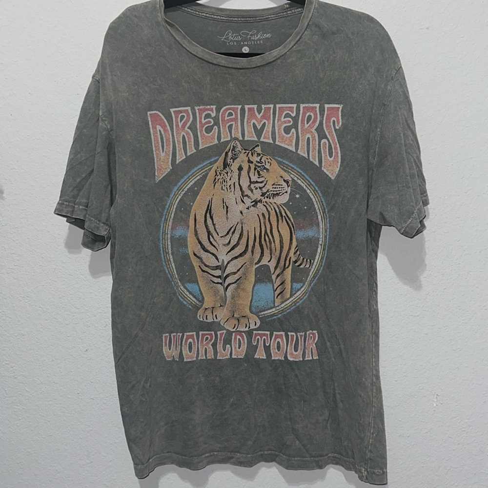 Graphic tee